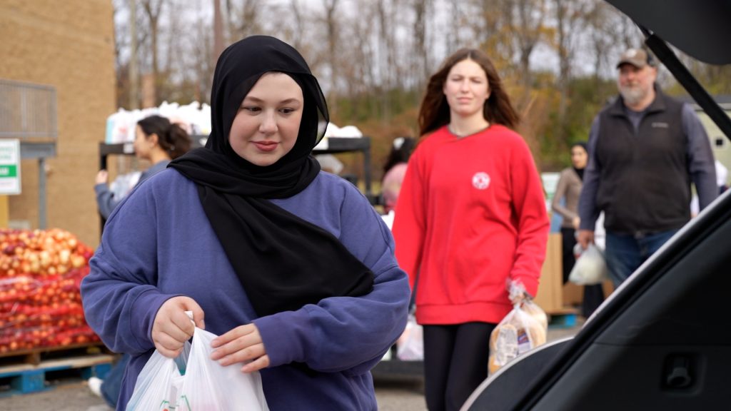 Volunteers at the IMCA Food Pantry, Masjid Al-Fajr